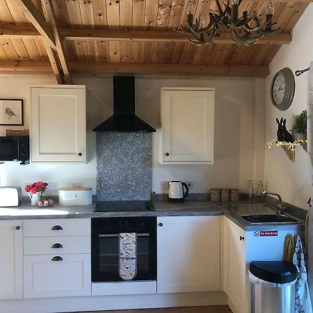 Cosy Dog Friendly Lodge With An Outdoor Bath On The Isle Of Wight Whitwell  Buitenkant foto