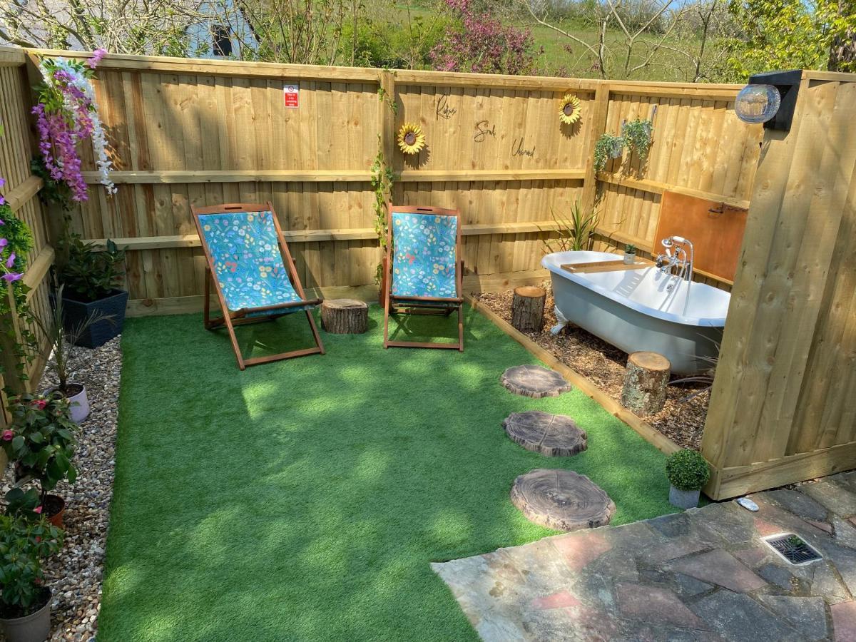 Cosy Dog Friendly Lodge With An Outdoor Bath On The Isle Of Wight Whitwell  Buitenkant foto